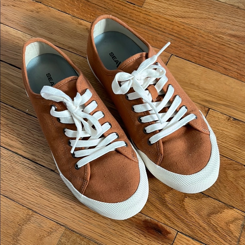SeaVees Women’s Monterey Sneakers